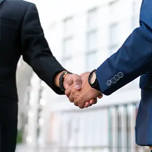 Hände bei der Begrüßung