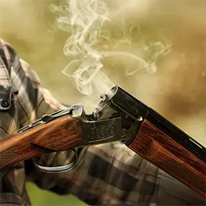 Gewehr wird geladen
